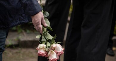 Nevjerovatna priča: Snaha dovela ljubavnicu na sahranu trudne kćerke – ali testament je sve promijenio